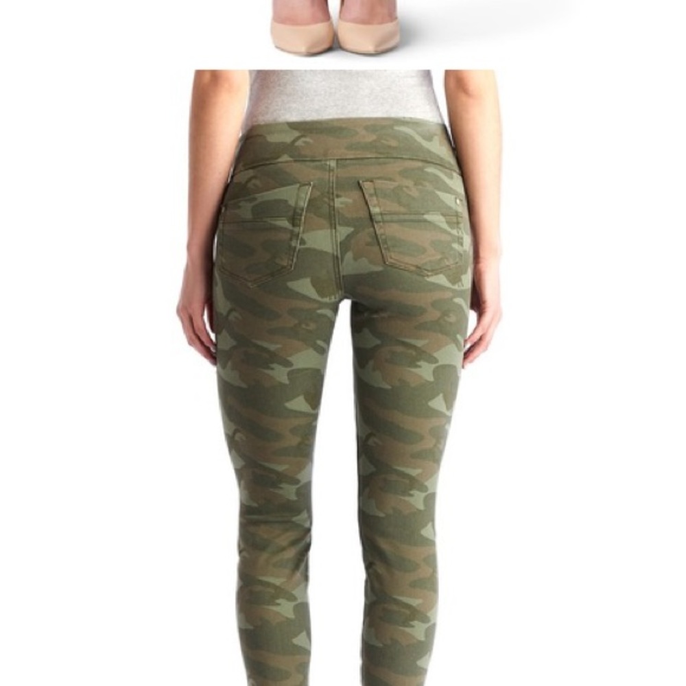 Camo Green Women's Jeans - Picture 14 of 14